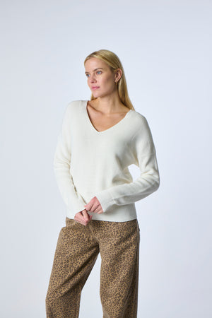 Textured Stitch V Neck